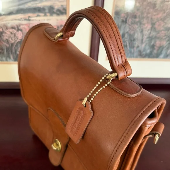 Vintage Coach Station Bag #5130 - Picture 5 of 12